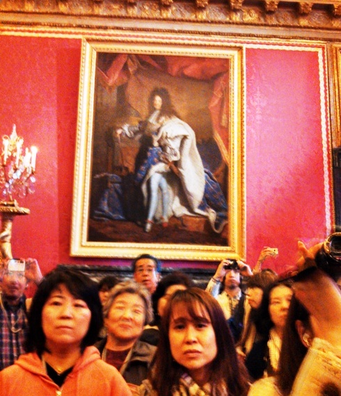 Versailles Visitors under the Gaze of Louis XIV