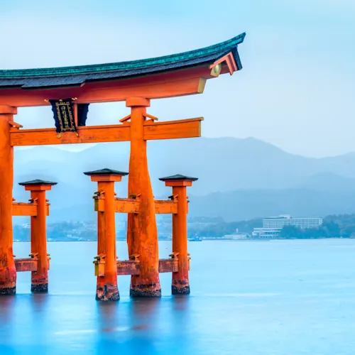 floating-torii-gate-miyajima-japan-summary