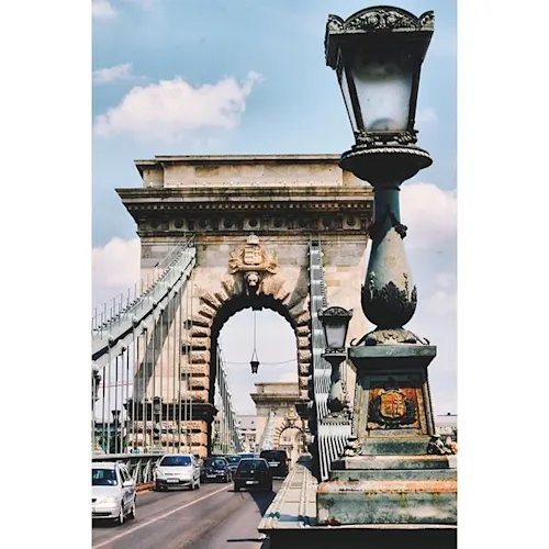 Instagram-_meganvila-Budapest-Hungary