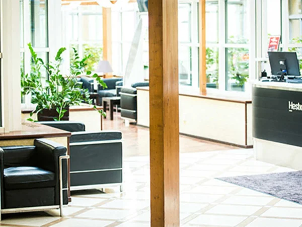 Riga-Hestia-Hotel-Jugend-lobby