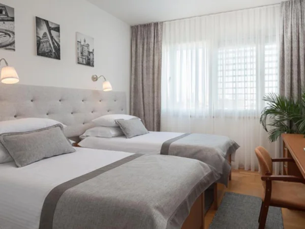 Split-Hotel-Pax-bedroom