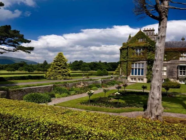 The-Parkavon-Hotel-1