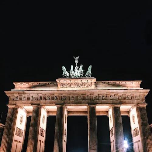 Berlin-Brandenburg-Gate-_meganvila