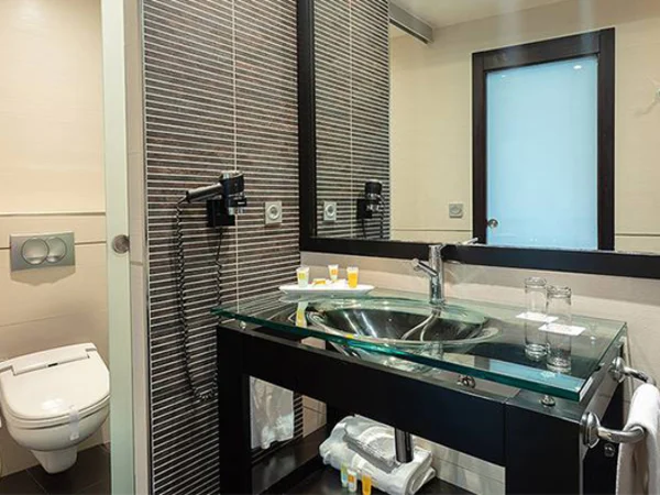 Abades-Nevada-Palace-bathroom