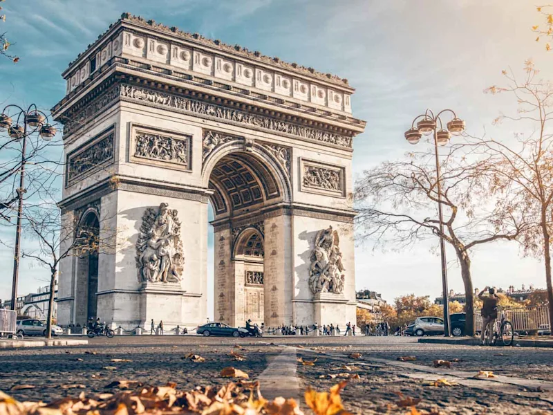 arc-de-triomphe-paris-europe-explorer
