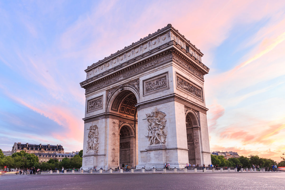 Arc_de_Triomphe_ExpatExplore