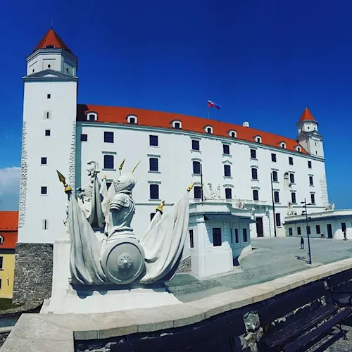 Bratislava-3-_scouserontour