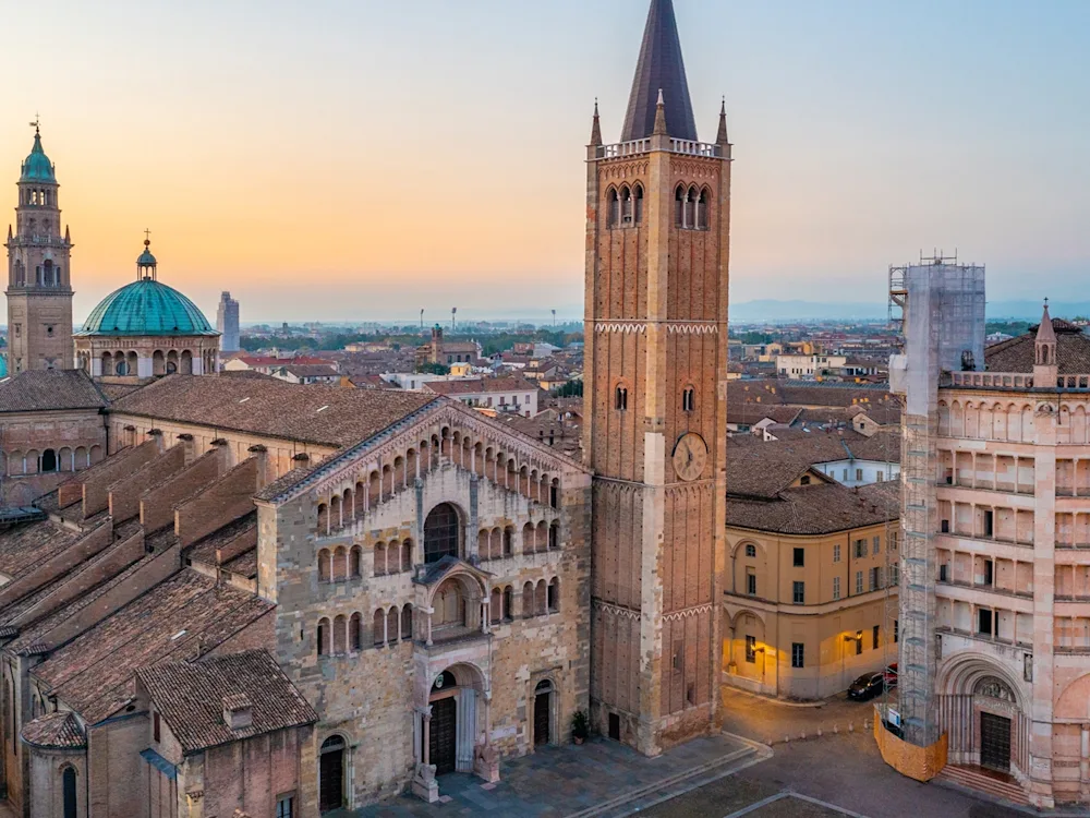 cathedral-parma-italy-swiper-hero-gallery