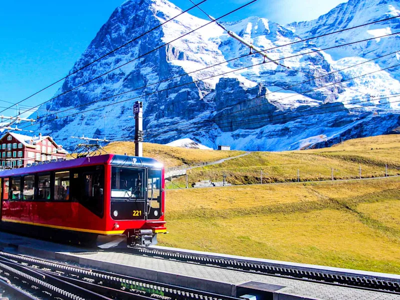 day4-swiss-train-jungfrau