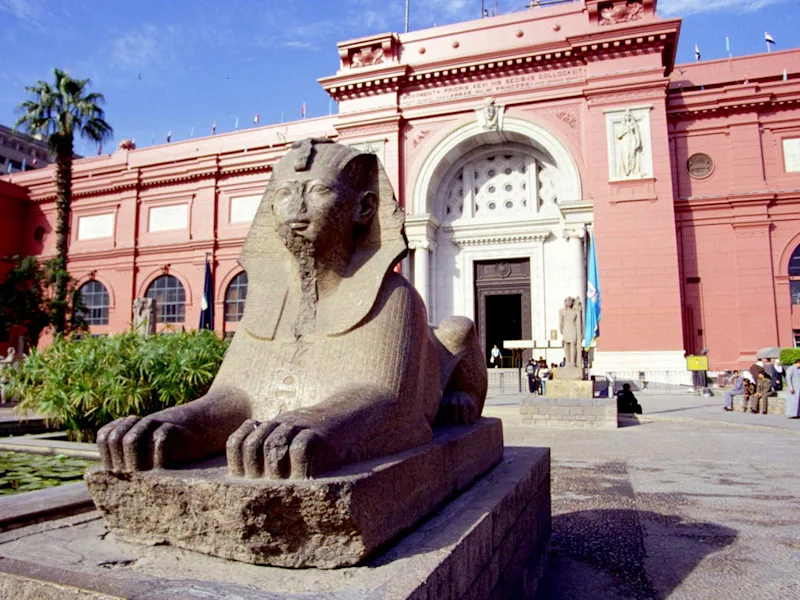 day8-egypt-cairo-egyptian-museum-front-view-1