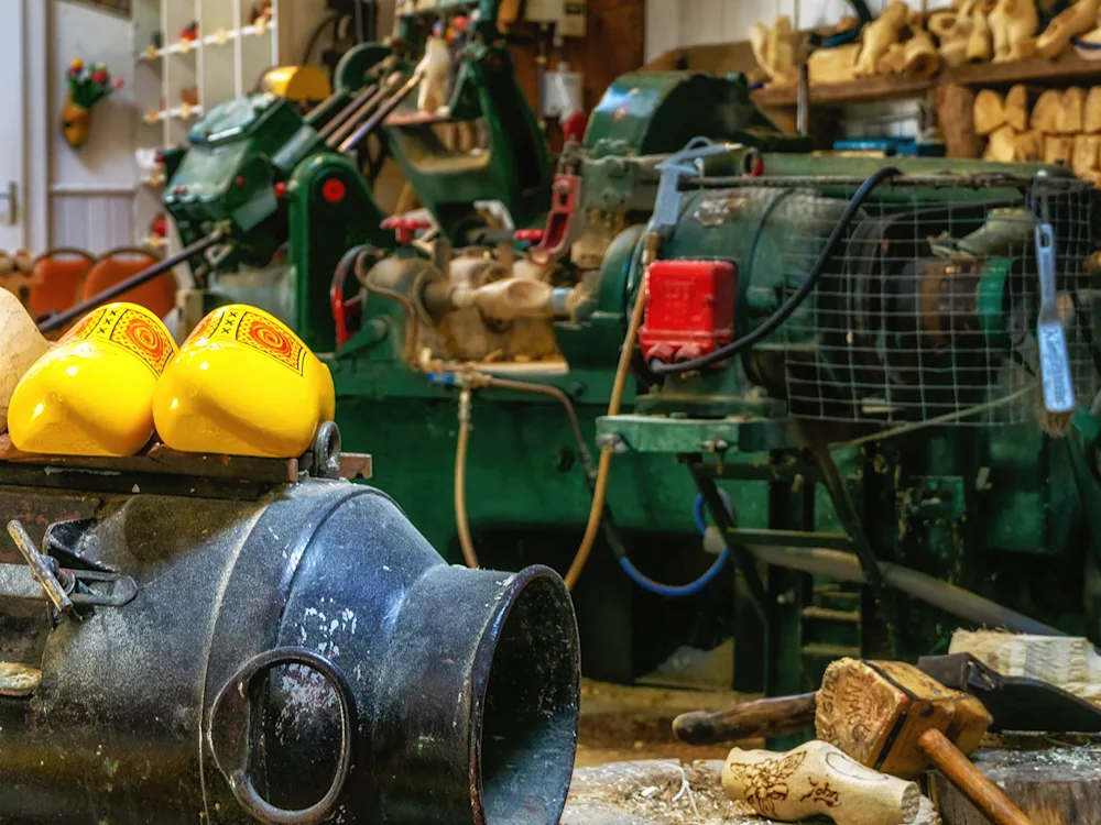 Dutch-clog-factory-in-netherlands-swiper-hero-gallery