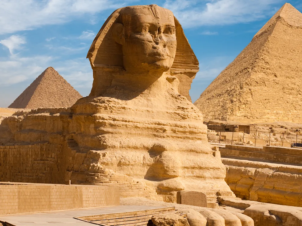 great-sphinx-pyramids-of-menkaure-khafre-giza-cairo-egypt-swiper-hero-gallery
