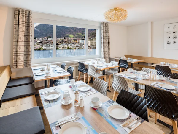 hotel-merkur-interlaken-west-breakfast-room