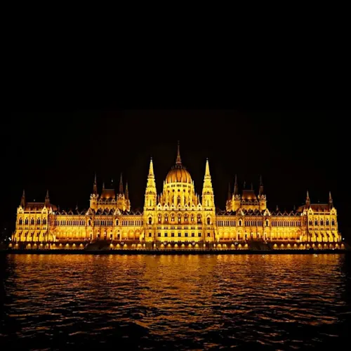 budapest-hungary-Instagram-_timthetourmansayer