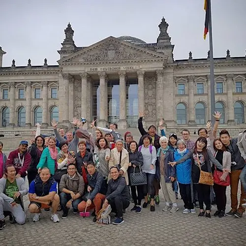 Instagram-berlin-germany-group-_timthetourmansayer