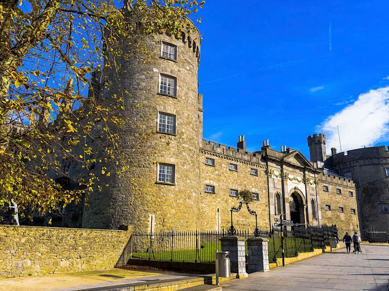 Kilkenny-Castle-Ireland-autumn