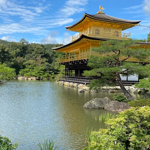Kinkaku-ji-golden-pavilion-Japan-instagram-_travelingdepression_