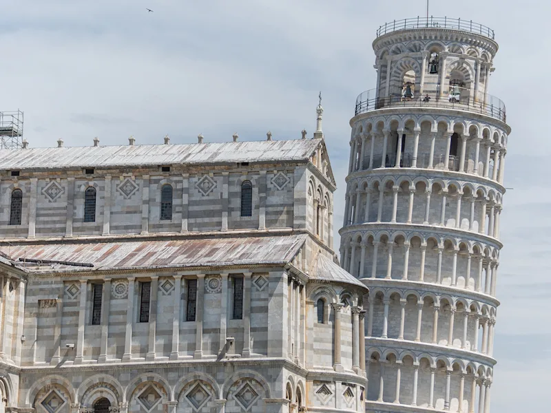 Leaning-tower-of-Pisa-Italy