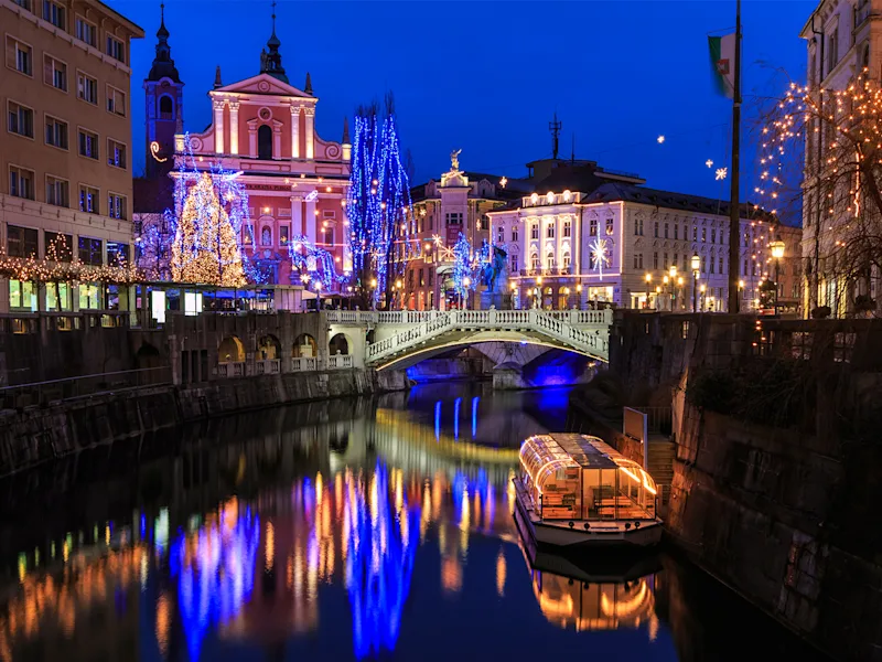 Ljubljana-Slovenia-christmas-lights-winter