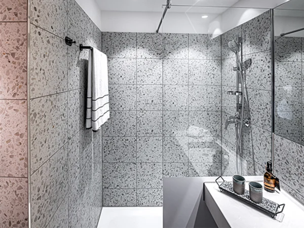 LOGINN-Hotel-Berlin-Airport-Bath