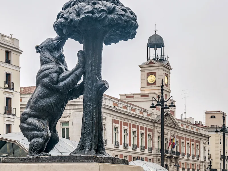 Madrid-Spain-bear-and-the-strawberry-tree