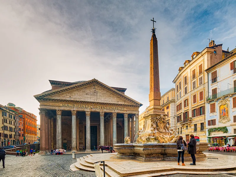 Pantheon-in-Rome-Itlay-in-low-season
