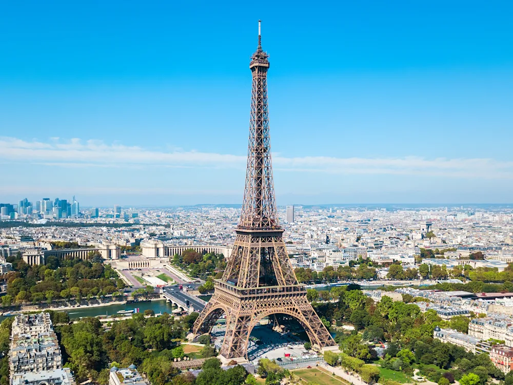Paris-France-eiffel-tower-view-over-the-city-swiper-hero-gallery