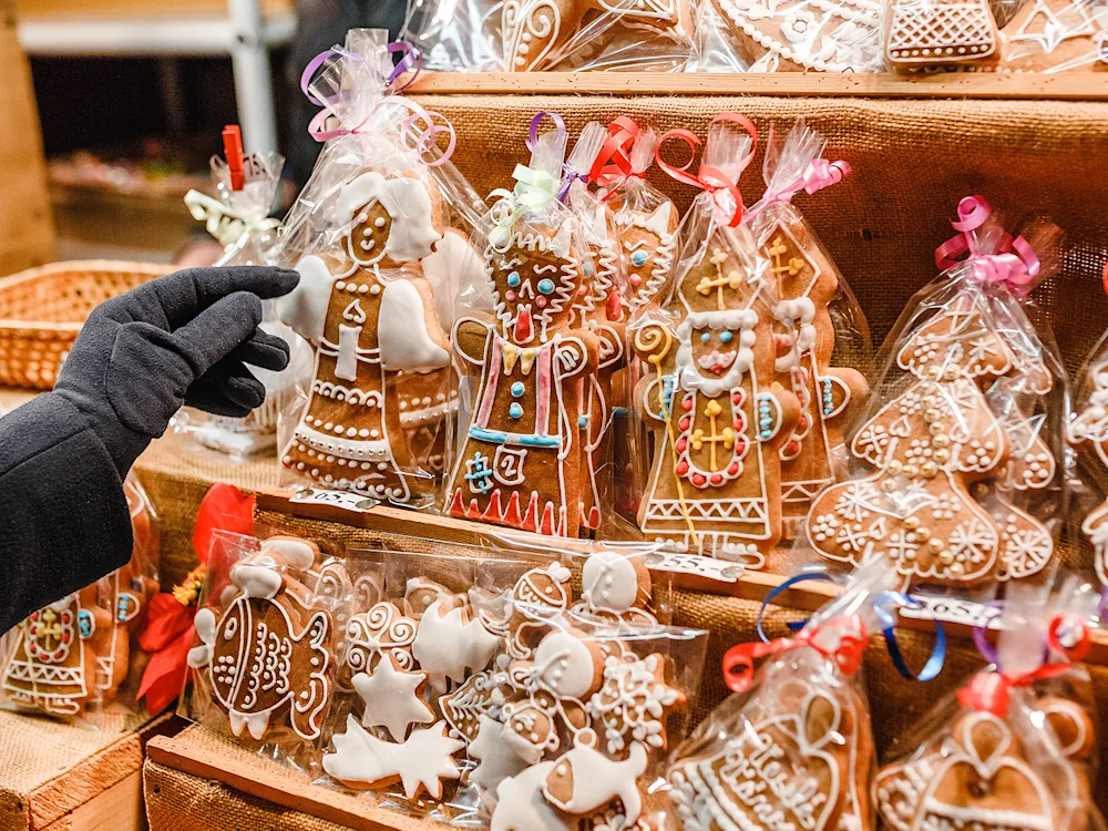 Prague-Christmas-market-cookies-swiper-hero-gallery