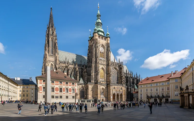 See the best of Prague on a guided walking tour: