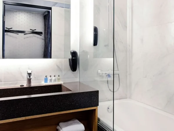 Radisson-Blu-Hotel-Espoo-bathroom