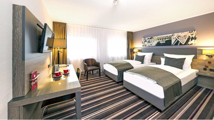 Twin share hotel room sharing in Munich