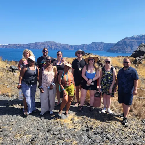 santorini-greece-group-nature-instagram-_scouserandherlittleoneexplore