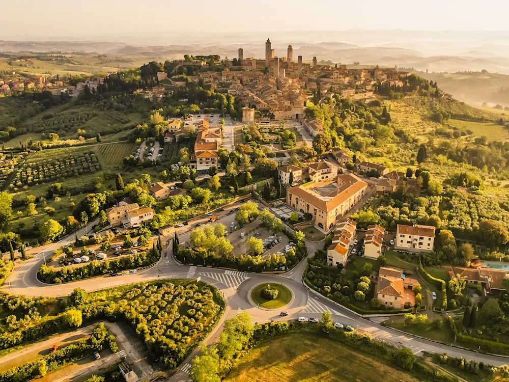 Sienna-San-Gimignano-town-in-Italy-swiper-hero-gallery