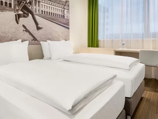 Super-8-by-Wyndham-Koblenz-room