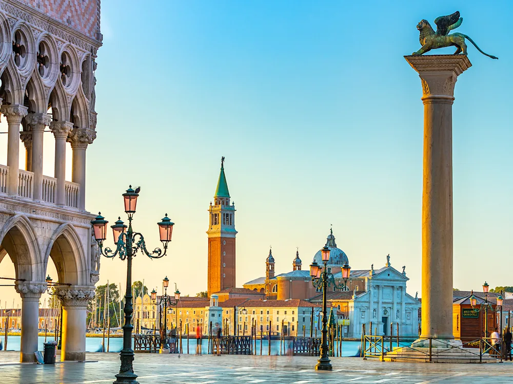 venice-st-mark-square-sunset-monastery-italy-swiper-hero-gallery