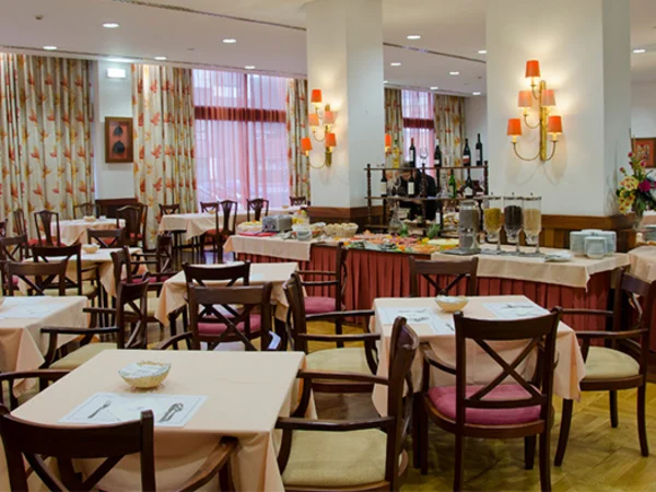 VIP-Executive-Zurique-Hotel-Breakfasr-Room