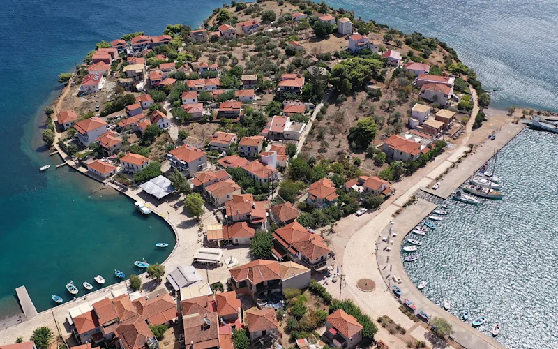 Discover the colourful island of Trizonia