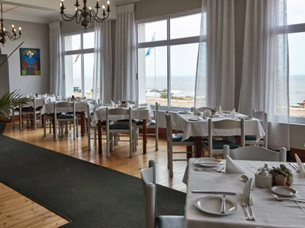 Windsor-Hotel-breakfast-room