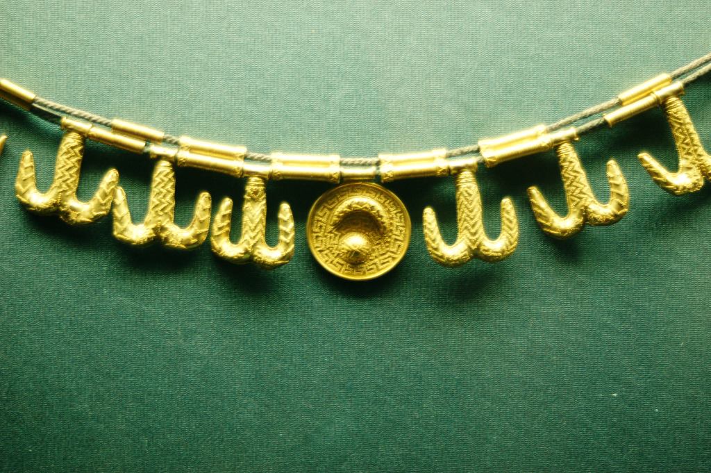 Etruscan gold necklace. Munich 